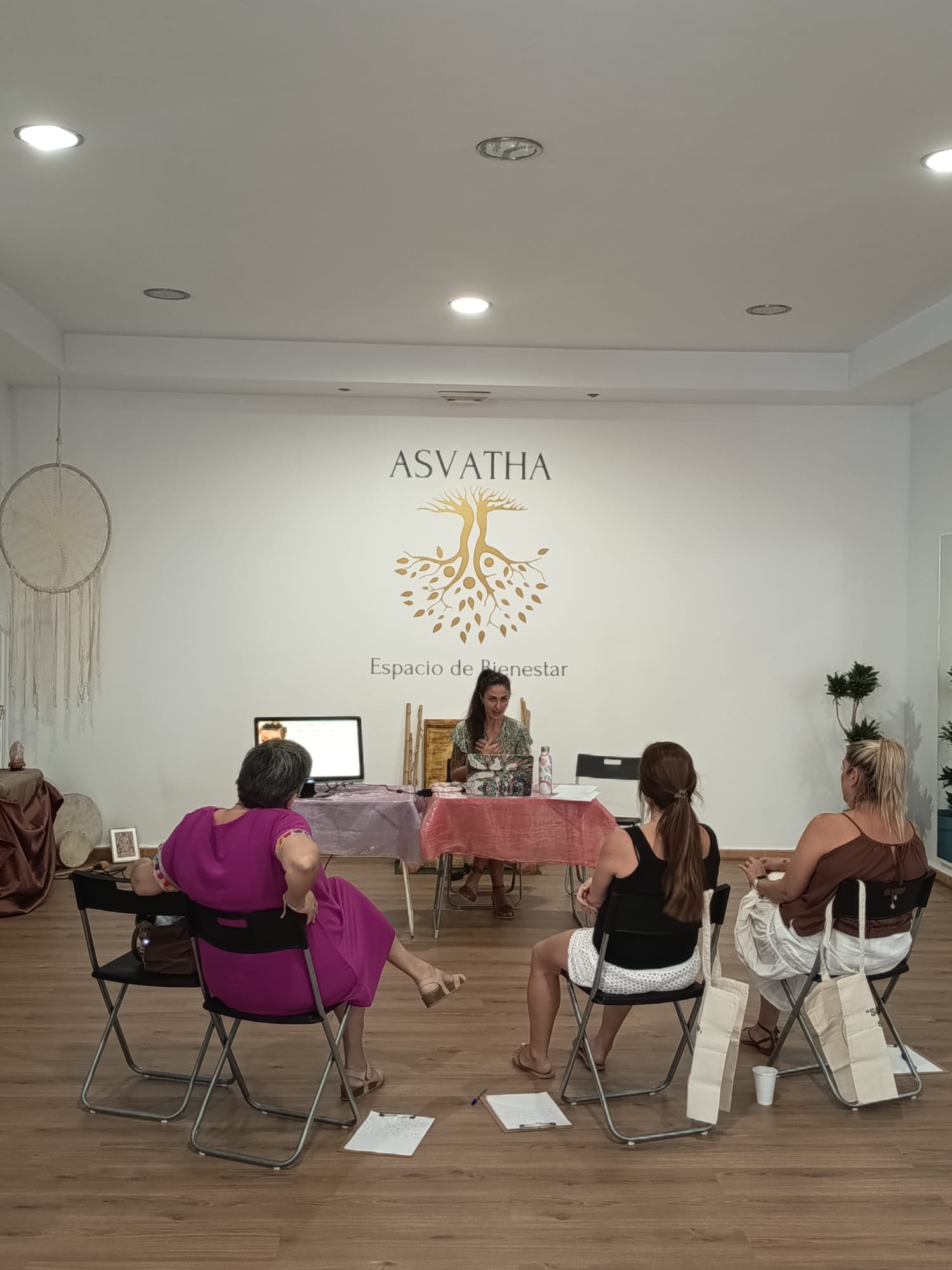 Taller de psiconutricion nutrimente en sala Ásvatha de Vélez Málaga